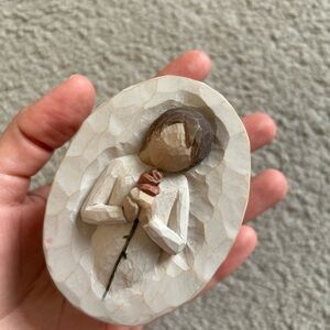 Willow Tree Oval figurine with Rose and Cream Tones